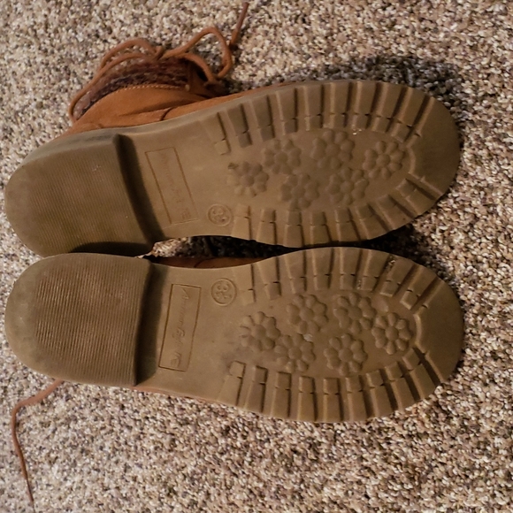 American Eagle ankle boots. Tan color, size 3.5 - Picture 5 of 7